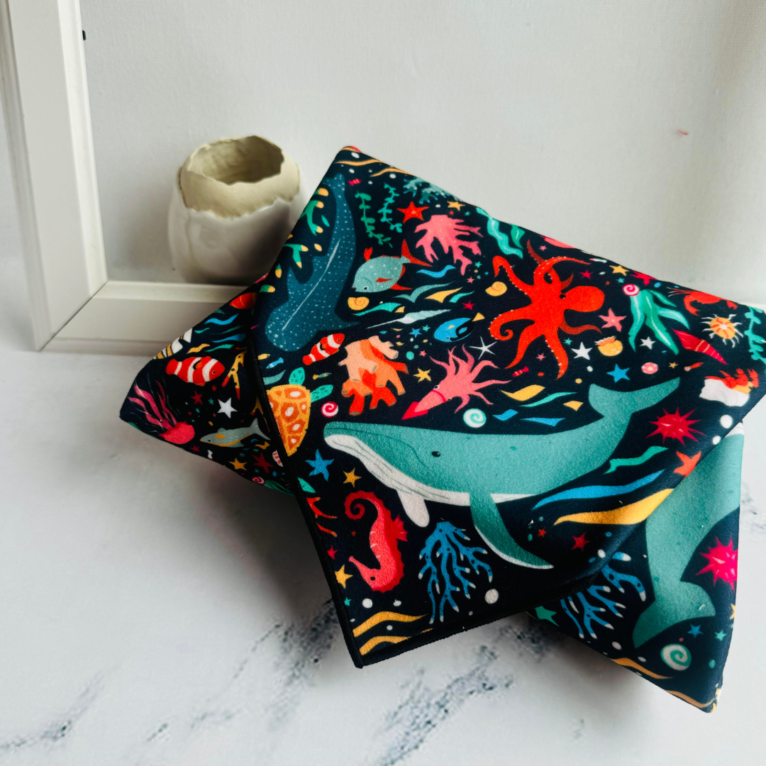 Clingy Wrap closed with books inside